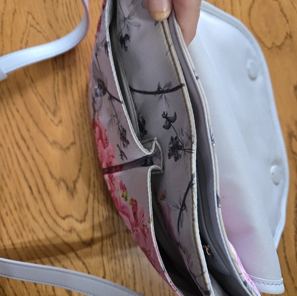 Ted Baker London Pink and White Floral Crossbody Bag - Picture 6 of 10